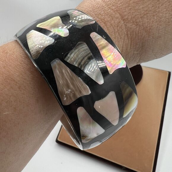 Deborah Gaspar Wide Bracelet Mother of Pearl Inlay Triangle Heavy Medium Size - Picture 1 of 9